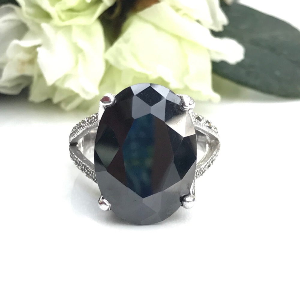 Size 7.5: Rhodium Plated Brass Ring - Picture 2 of 7